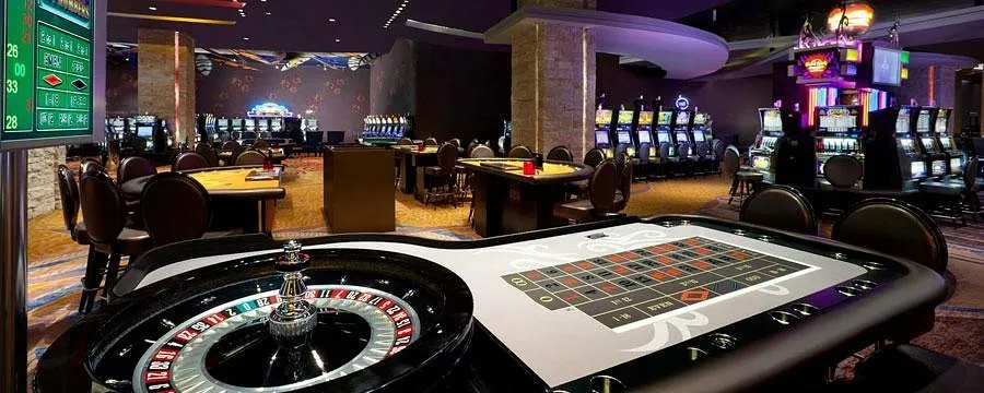 Monte Carlo Mile luxury poker tables at Kovistra Casino Hotel
